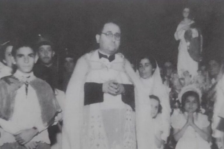 El Padre Eduardo Accastello estudió la historia de la iglesia y el culto local. Además