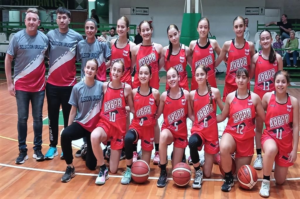 Las chicas de La Histórica festejaron otro título.