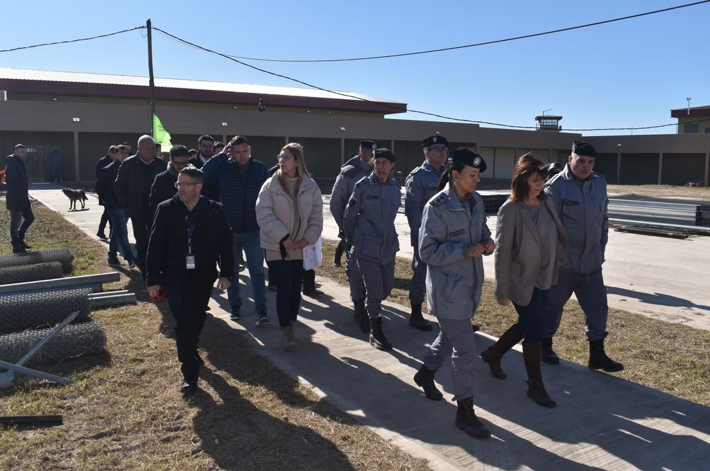 La ministra consideró muy positiva la ejecución y reiniciación de esta obra. Gabriel Acosta / Municipalidad de Coronda.