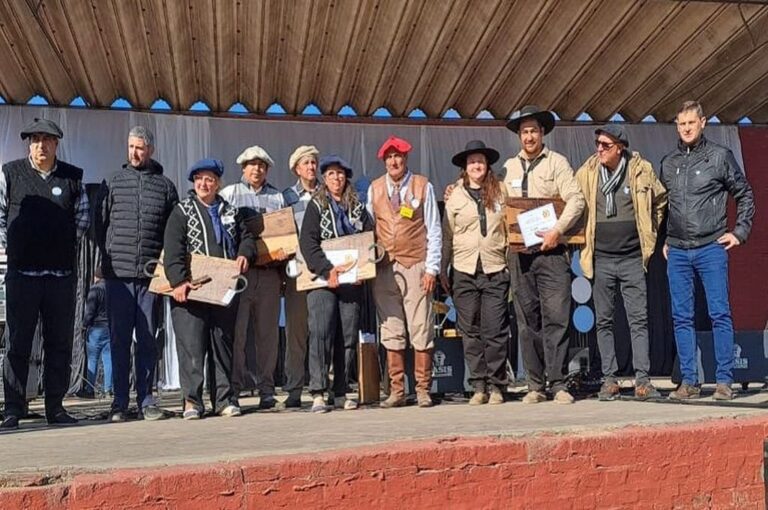 Los ganadores del tercer certamen de asadores en esta localidad. Portal de Medios.