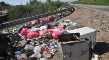 El municipio viene aplicando la estrategia de limpiar mini basurales imponiendo plazas de bolsillo y abriendo espacios de uso público. Archivo.
