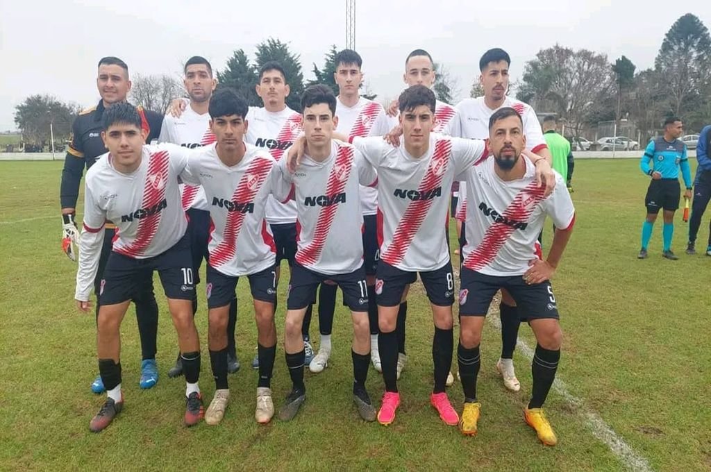 Sportivo Belgrano de Oliveros se jugará el miércoles la chance de entrar al octogonal en un desempate contra Timbuense de Timbúes. Francisco Diez.