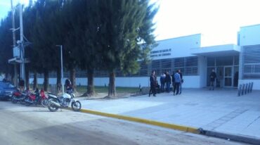 Los interesados deberán presentar currículum vitae al correo electrónico recursoshumanoscoronda@gmail.com   Gentileza.