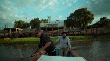 En la película se despliega la mirada de los pueblos que viven sobre las orillas