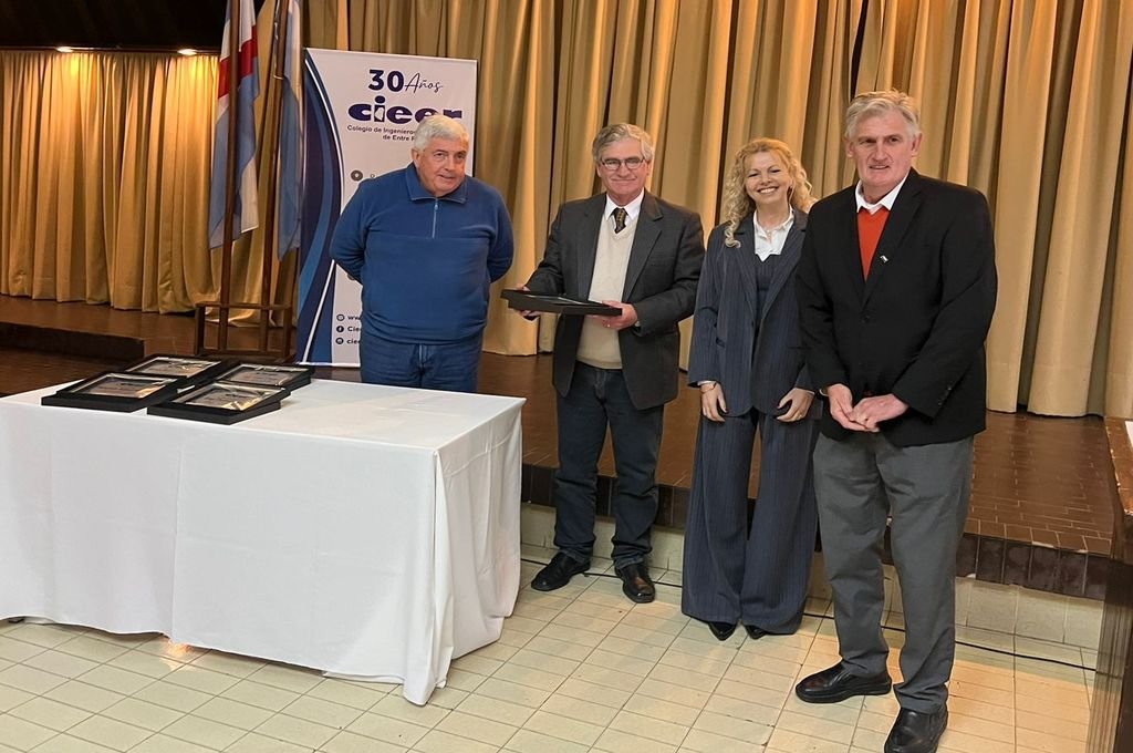 Integrantes de la Mesa Ejecutiva del Colegio de Ingenieros Especialistas de Entre Ríos.