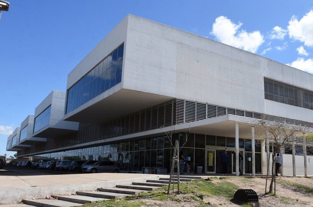 El hospital Iturraspe se ubica en el norte de la ciudad capital y atiende la demanda de una gran parte de la región. Archivo