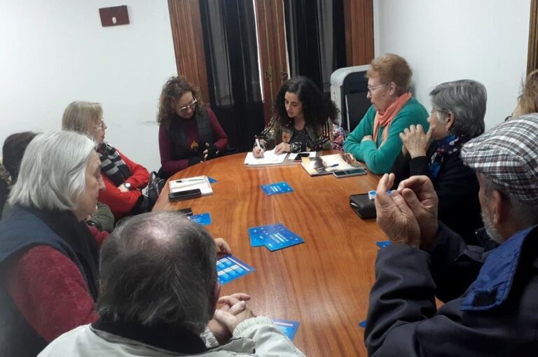 En el primer piso del Centro Cívico se desarrollan los encuentros con adultos mayores. Belén Fedullo