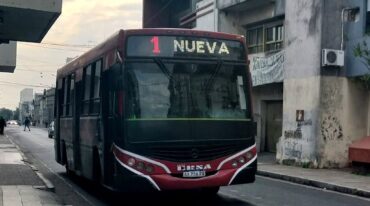 Los colectivos circulan con horarios reducidos. Nicolás García