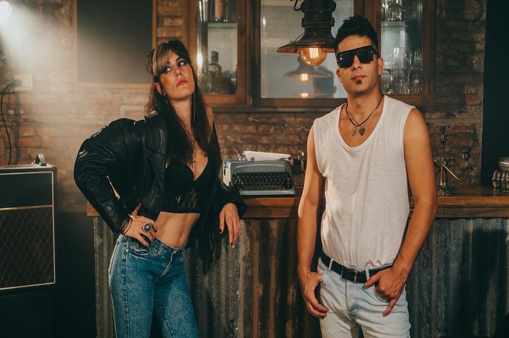 Un disco emocionante donde el amor es tema clave.  Gentileza.