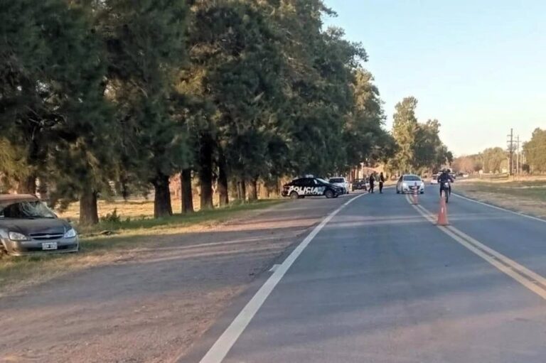 Peritos e investigadores trabajaron en el lugar del accidente. gentileza