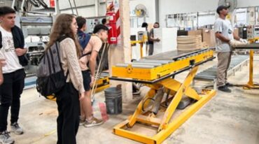 La relación de la Facultad de Arquitectura y Diseño con empresas permite a los estudiantes fortalecer su vocación a través de la práctica y la experiencia. Prensa UCSF