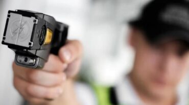 Los agentes portarán al mismo tiempo la pistola taser y la reglamentaria
