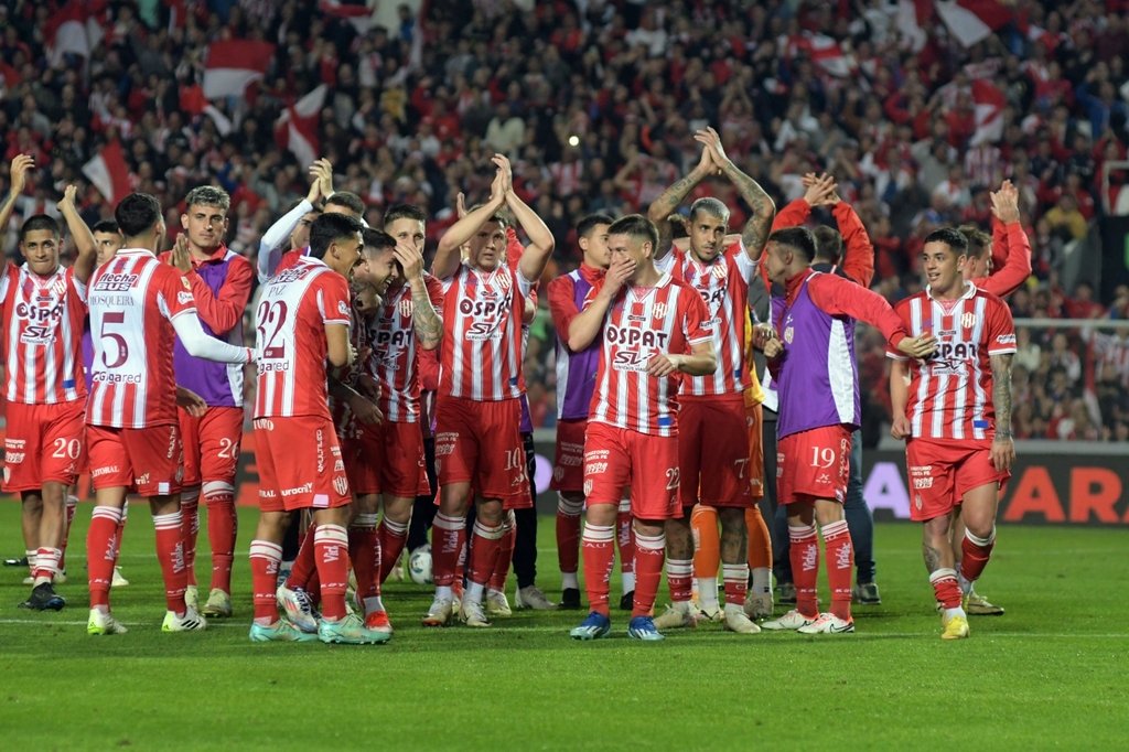 Celebró todo el mundo rojiblanco: triunfazo en casa y puesto 2 en el torneo. Ahora