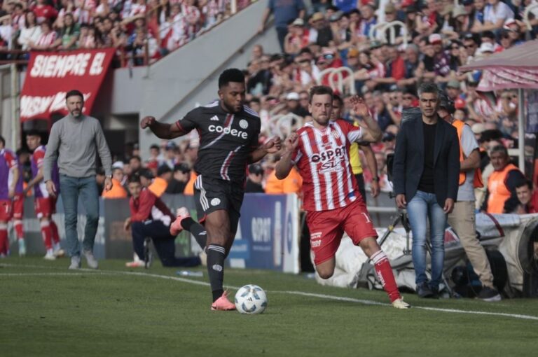 Unión empató este domingo por la tarde con River por la novena fecha de la Liga Profesional. Matías Pintos