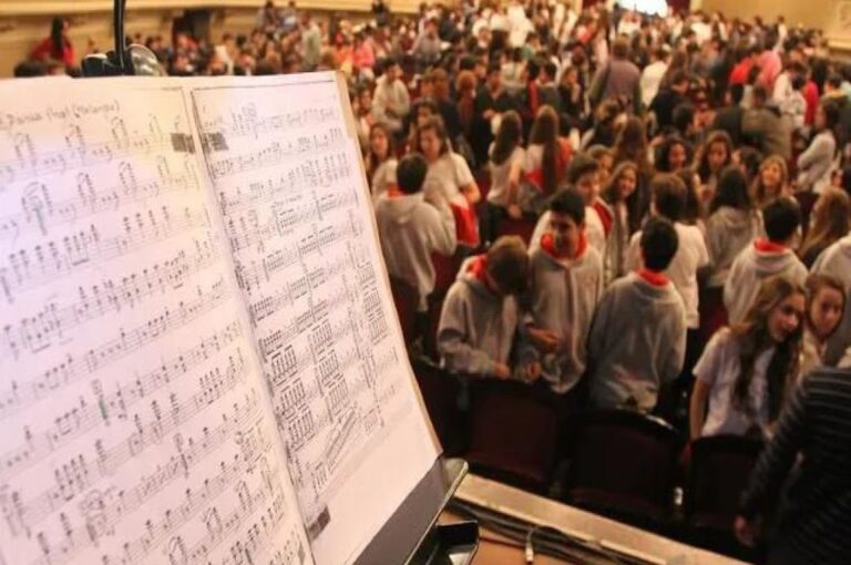 Estas funciones están destinadas específicamente a estudiantes de escuelas primarias y secundarias.  Gentileza.