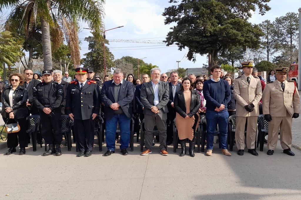 La celebración concluyó con un almuerzo de camaradería que incluyó actuaciones de grupos musicales locales. Corresponsalía San Javier.