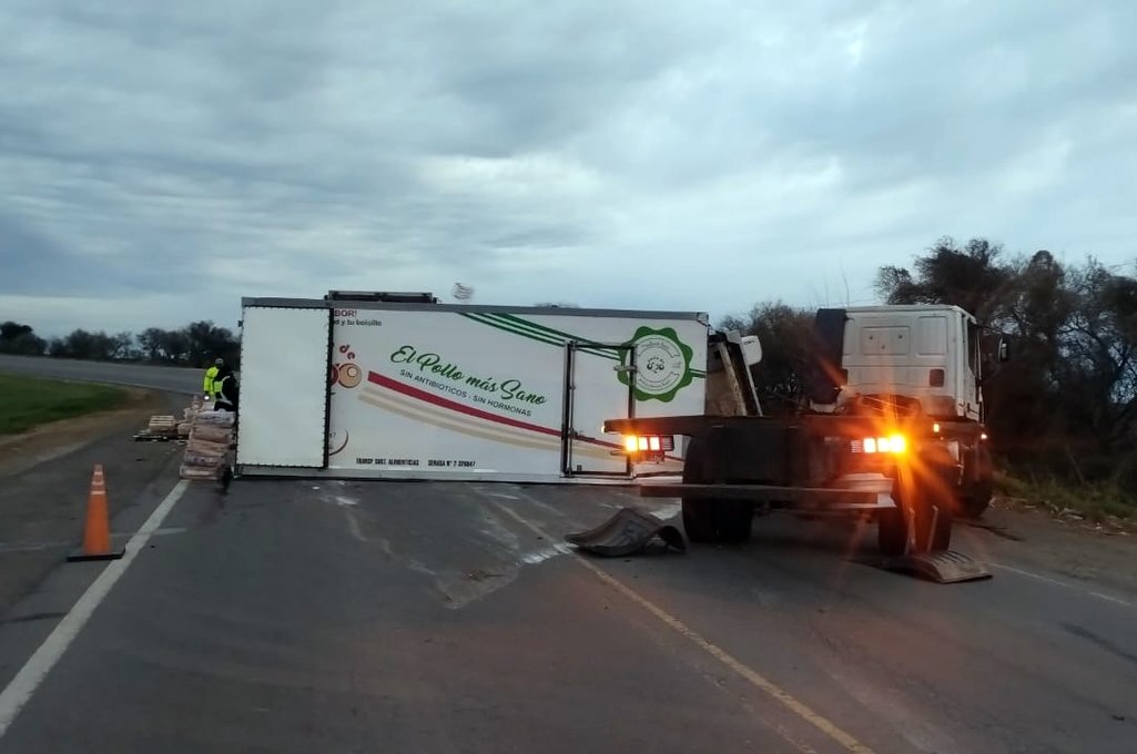 Así quedó el furgón del camión