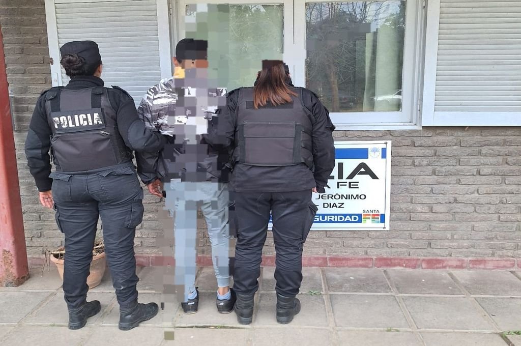 El muchacho fue detenido y puesto a disposición de la justicia