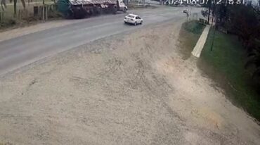 Una cámara de seguridad ubicada en el acceso sur de la ciudad de San Justo registró la caída El Litoral