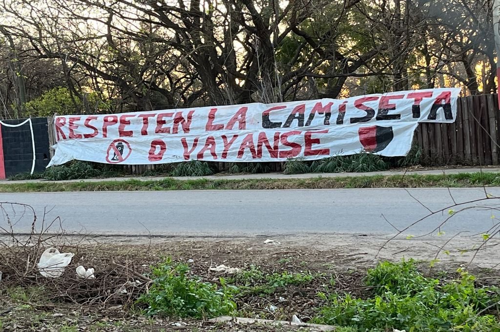 La derrota en el clásico profundizó la crisis de Newells
