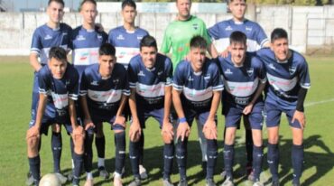 Universitario fue segundo en la B y buscará el segundo ascenso ante la V Azulada.