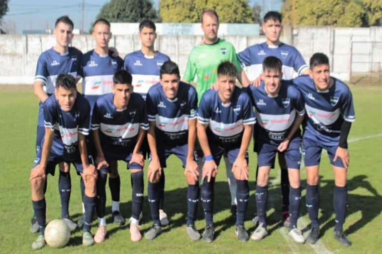 Universitario fue segundo en la B y buscará el segundo ascenso ante la V Azulada.