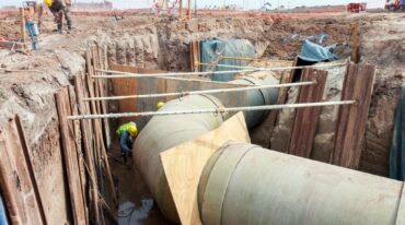 Los primeros 1.000 metros de cañería abastecerán -en esta primera etapa- a la ciudad de Coronda. Gobierno de la Provincia