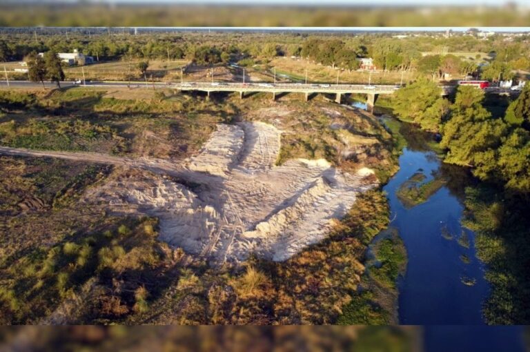 Una vista de la zona donde se construirá la tercera vía entre ambas ciudades del norte provincial.  Norte24