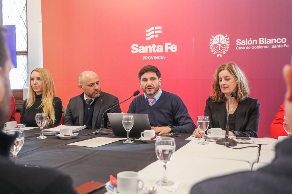 Hay una necesidad muy fuerte de articular las visiones y proyectos y hoy se mencionaron tres ejes: los datos;  la formación y educación  Gentileza.