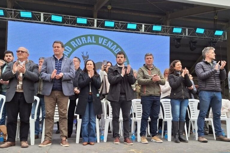 Las autoridades que formaron parte del acto inaugural. Sur24