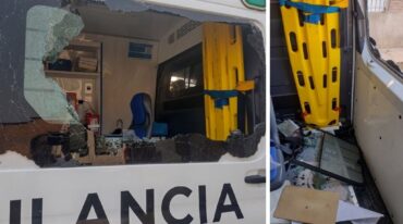 Tras el crimen un grupo de personas dañó una ambulancia y provocó destrozos en el hospital de Tostado. gentileza