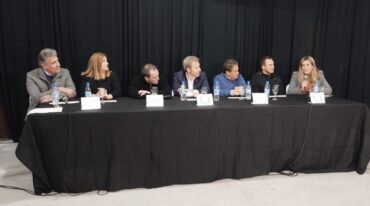 Autoridades políticas y gente del automovilismo provincial
