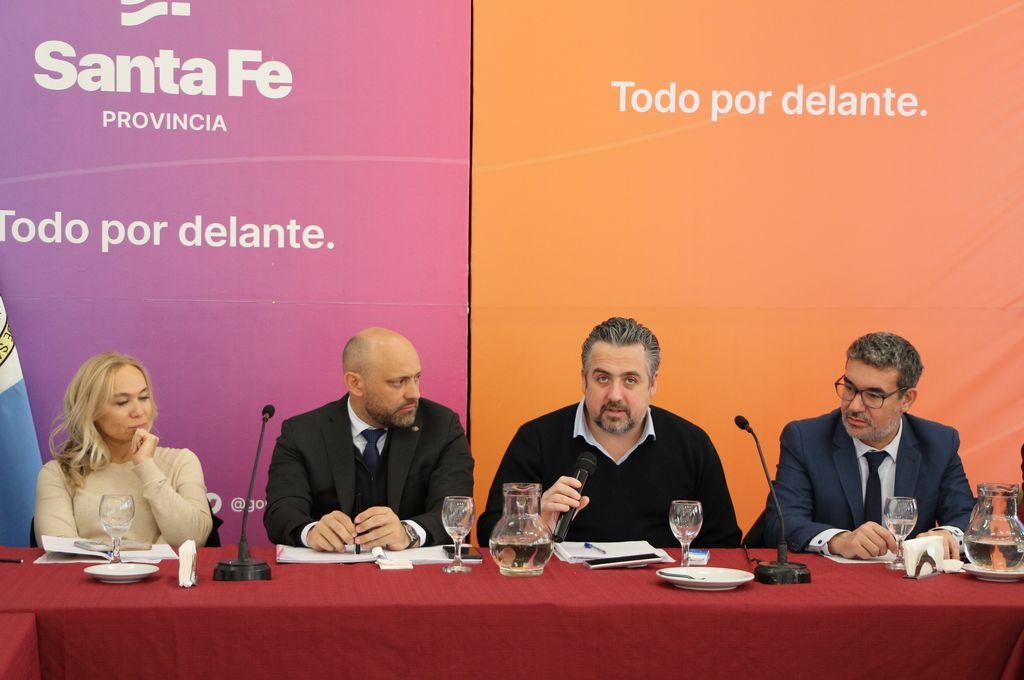 El objetivo central es agilizar el trámite y se realiza ingresando en mpa.santafe.gov.ar/denuncias.  Gentileza.