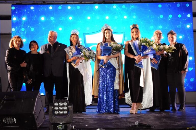 Las soberanas electas en la noche festiva del Sport