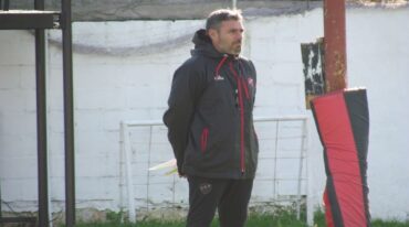 Diego Pozo buscará sumar sus primeros puntos de visitante como DT de Patronato. Gabriel Obelar