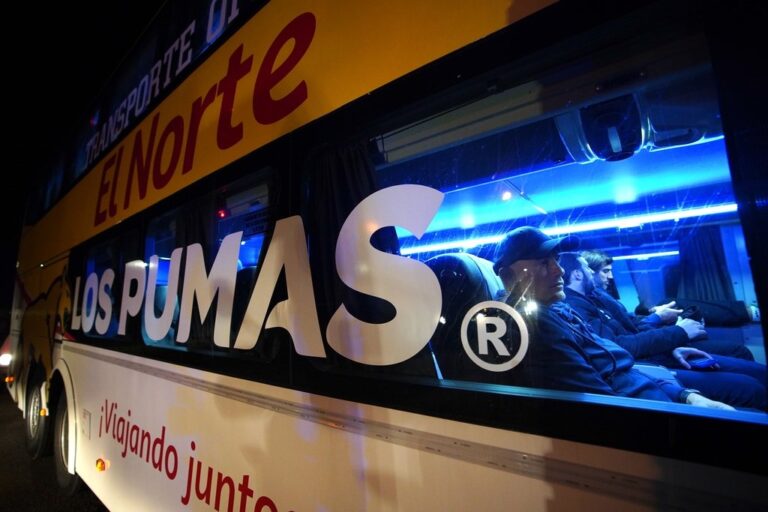 La llegada del plantel oficial del seleccionado argentino de rugby en la noche del domingo al Hotel de Campo Colón. Fernando Nicola