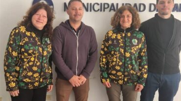 Organizadoras del prestigioso torneo junto a funcionarios municipales.