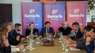 El gobernador Pullaro reunió a su gabinete en la ciudad de Romang. Gobierno de la Provincia
