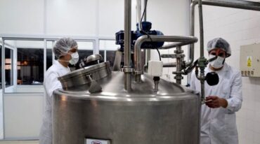 La Facultad de Ciencias de la Alimentación posee una planta piloto donde se puede producir 'yogurito'
