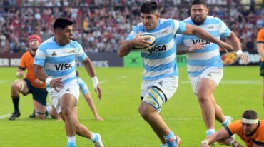 Try y festejo en la cancha de Colón. Flavio Raina