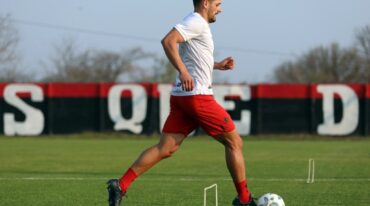 El delantero Juan García podría ser tenido en cuenta por el técnico Méndez para el partido del domingo. gentileza
