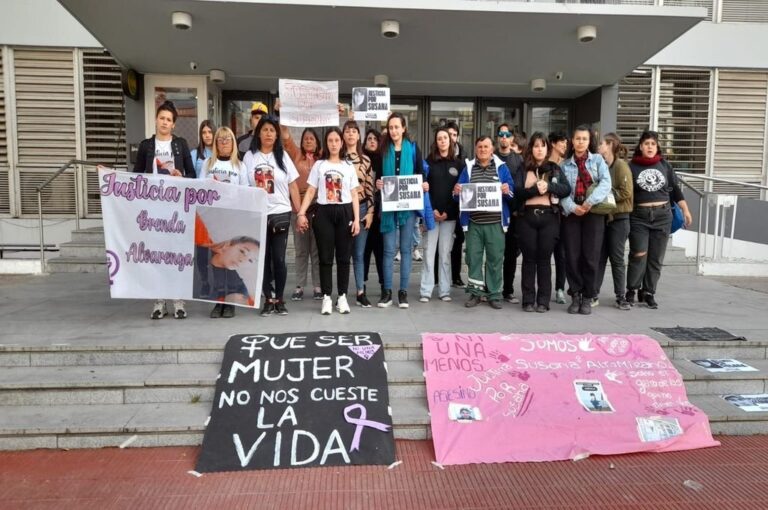 La manifestación fue frente a Tribunales de Paraná. Néstor Belini