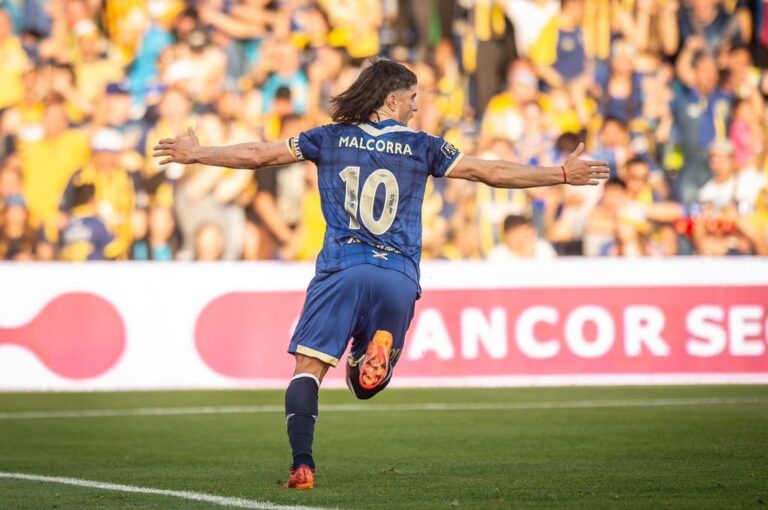 Malcorra celebró sus dos goles pero luego se quedó con bronca por el empate.