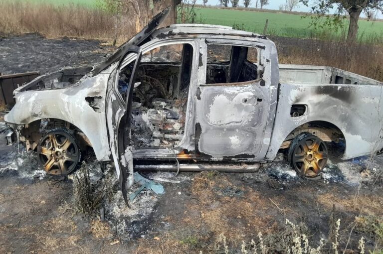 Así quedó el vehículo luego del incendio