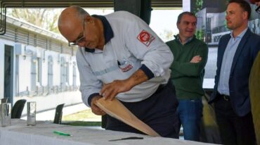 La obra consiste en la reformulación de espacios y funciones del Hospital