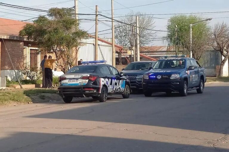 La policía se llegó hasta la casa robada y luego hizo pesquisa en dos viviendas donde estaba todo lo robado.  Unidad Regional XV de Policía.