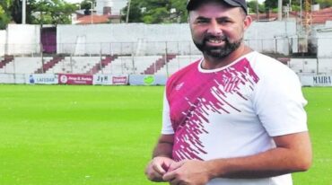 Hugo Fontana volverá a estar en el banco de los suplentes del Decano para la próxima edición del Torneo Regional Amateur.
