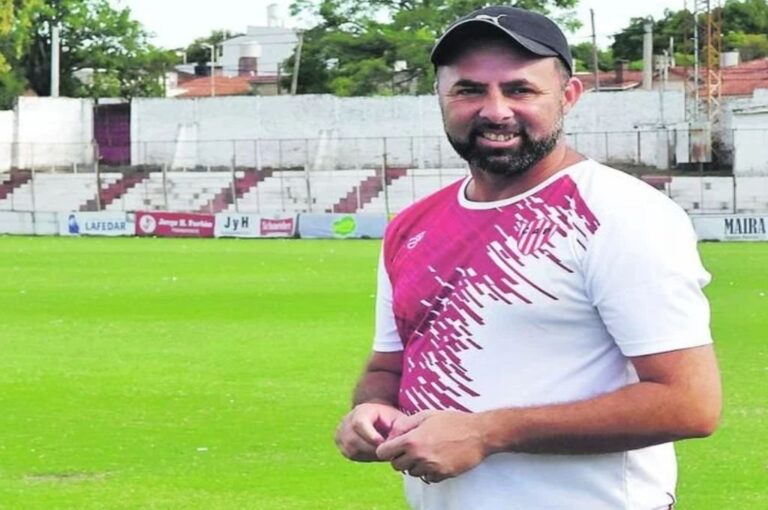 Hugo Fontana volverá a estar en el banco de los suplentes del Decano para la próxima edición del Torneo Regional Amateur.