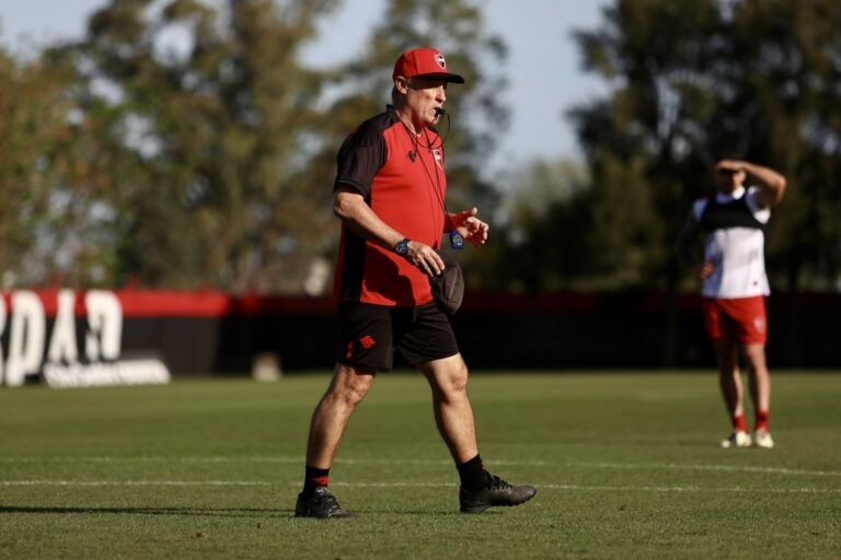 Lunari inicia un camino para permanecer tratar de permanecer al frente el plantel profesional. gentileza