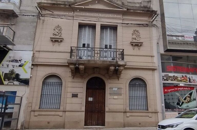 Ahora lleno de edificios modernos